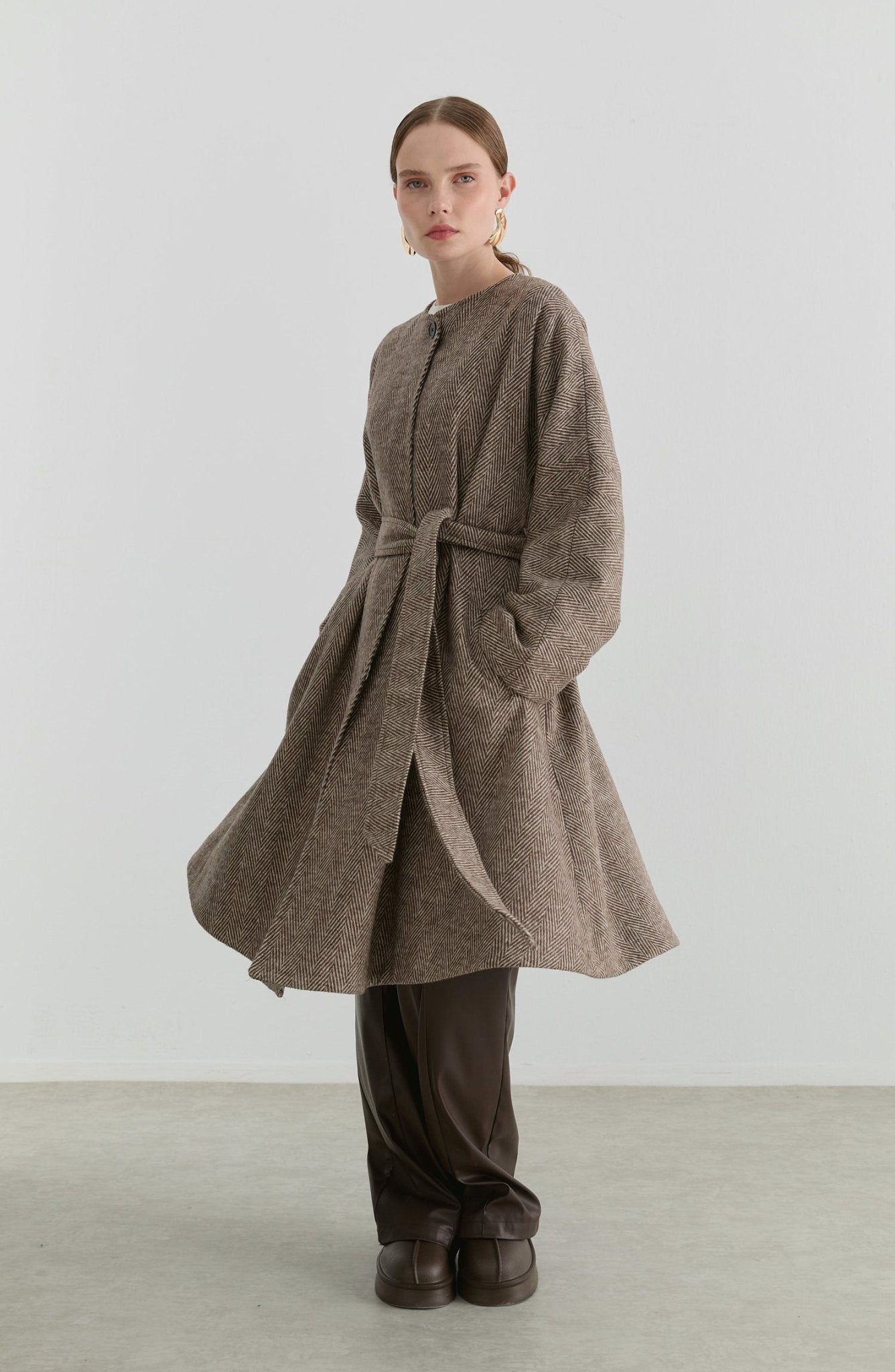 Pelerin Balıksırtı Sütlü Kahve Yün Kaban - Fatma Atasoy