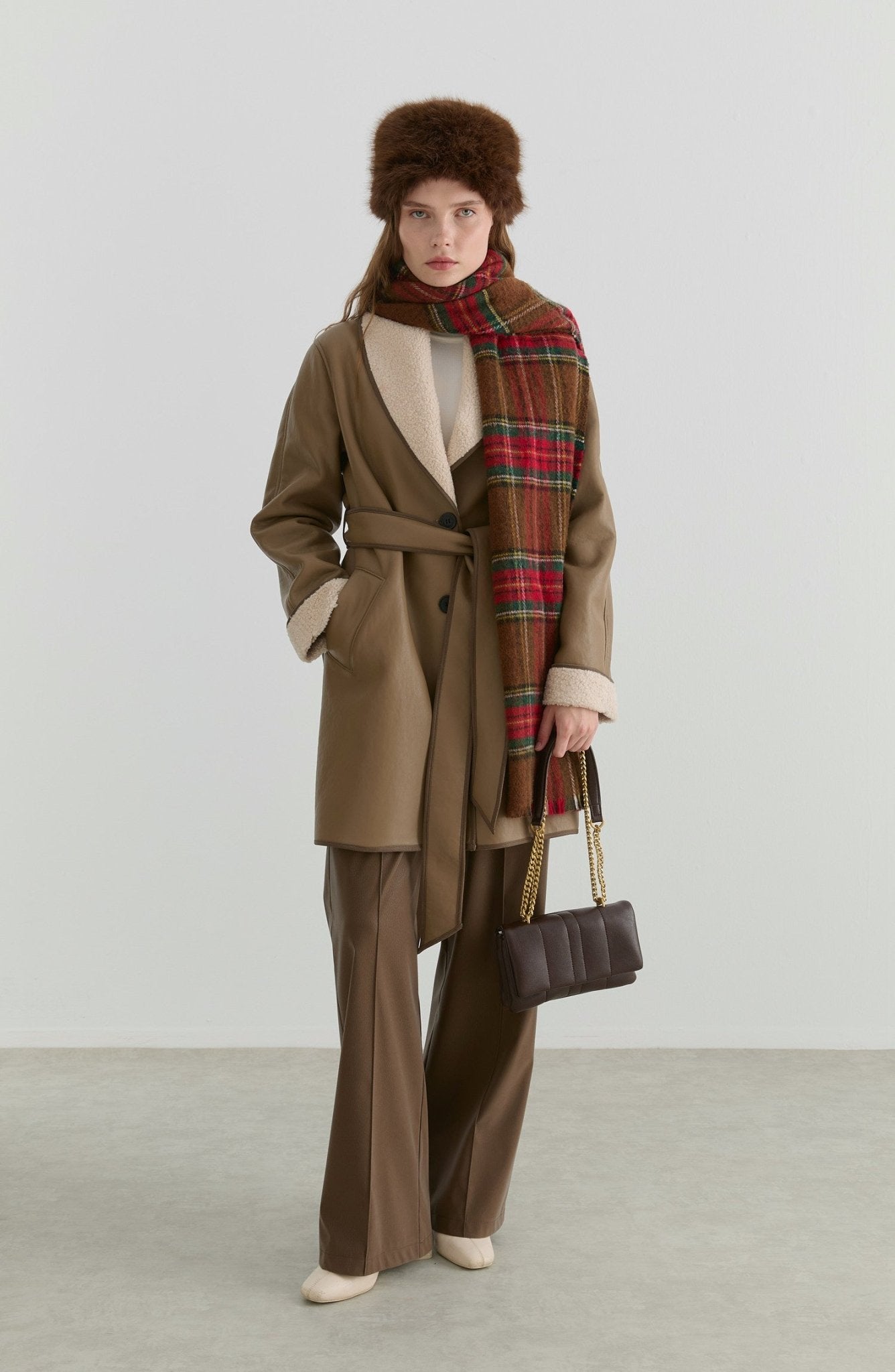 Peluş Detaylı Vizon Suni Deri Kaban - Fatma Atasoy