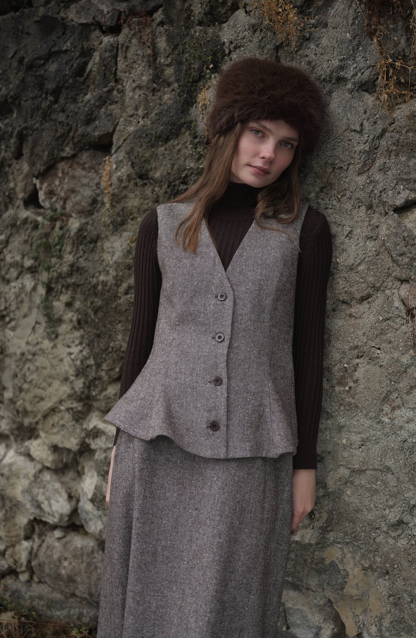 Peplumlu Kahverengi Tüvit Yelek Etek Takım - Fatma Atasoy