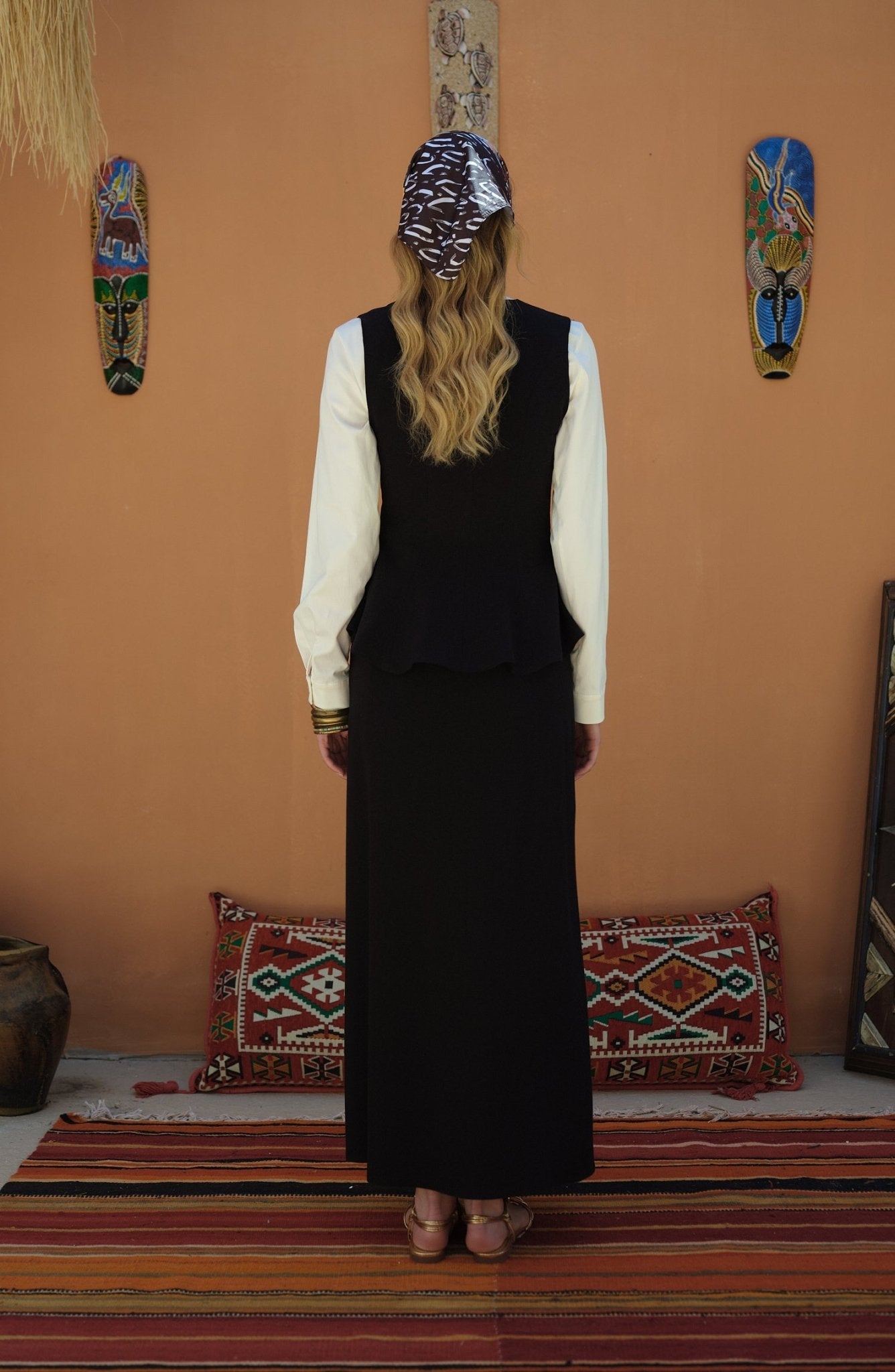 Peplumlu Keten Siyah Yelek Etek Takım - Fatma Atasoy