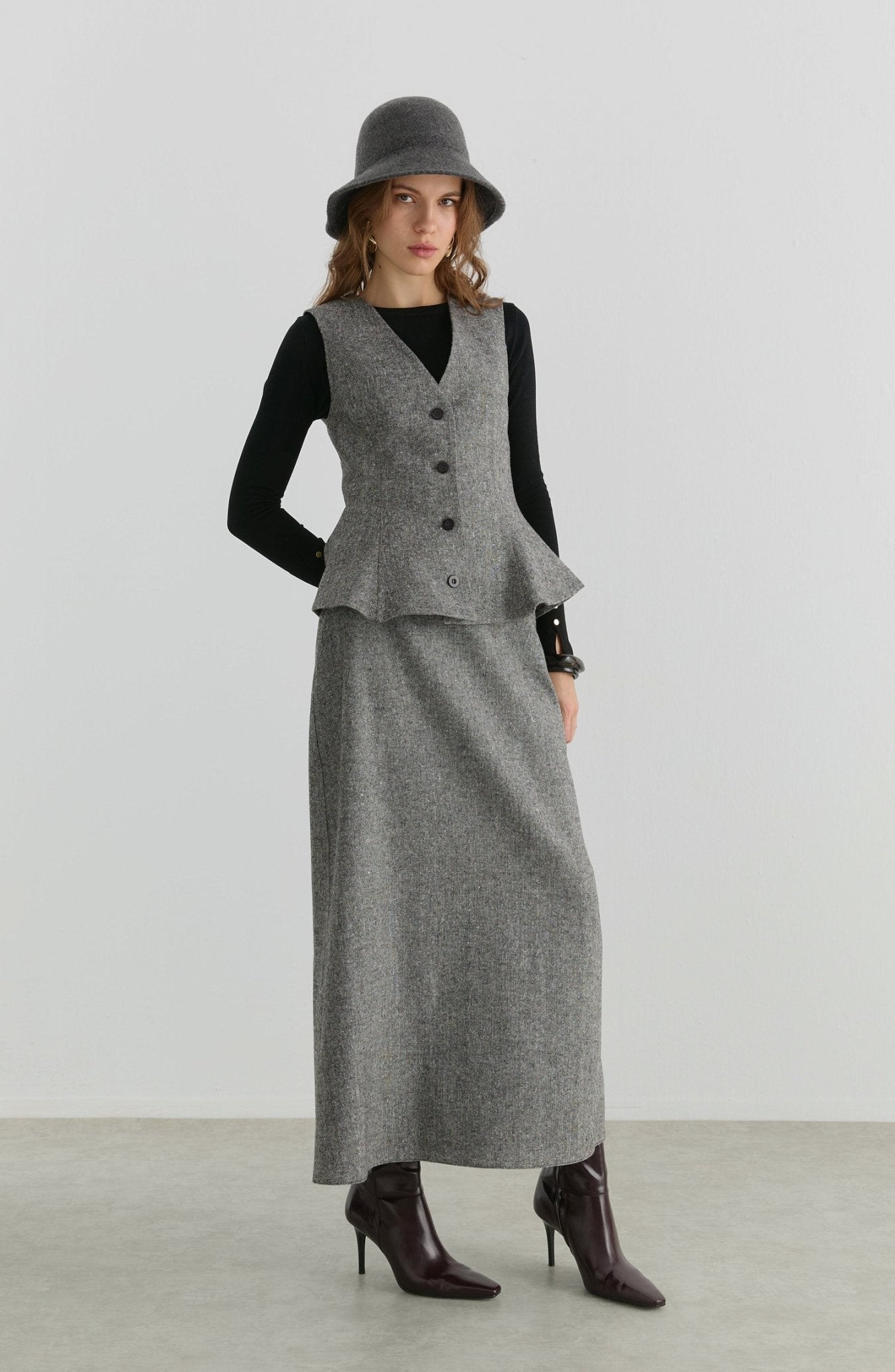 Peplumlu Siyah Tüvit Yelek Etek Takım - Fatma Atasoy