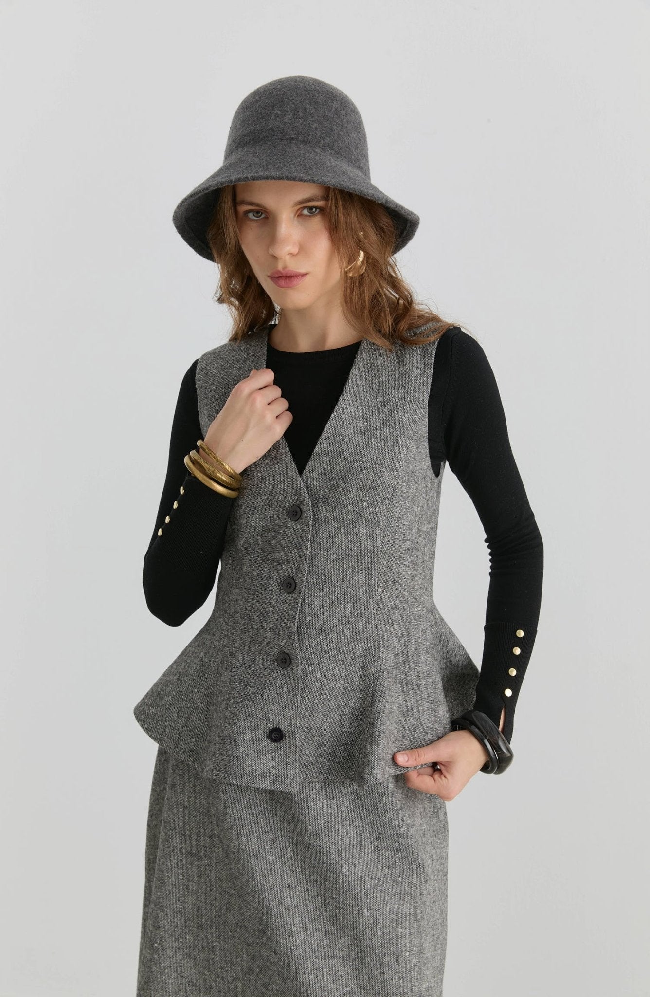 Peplumlu Siyah Tüvit Yelek Etek Takım - Fatma Atasoy