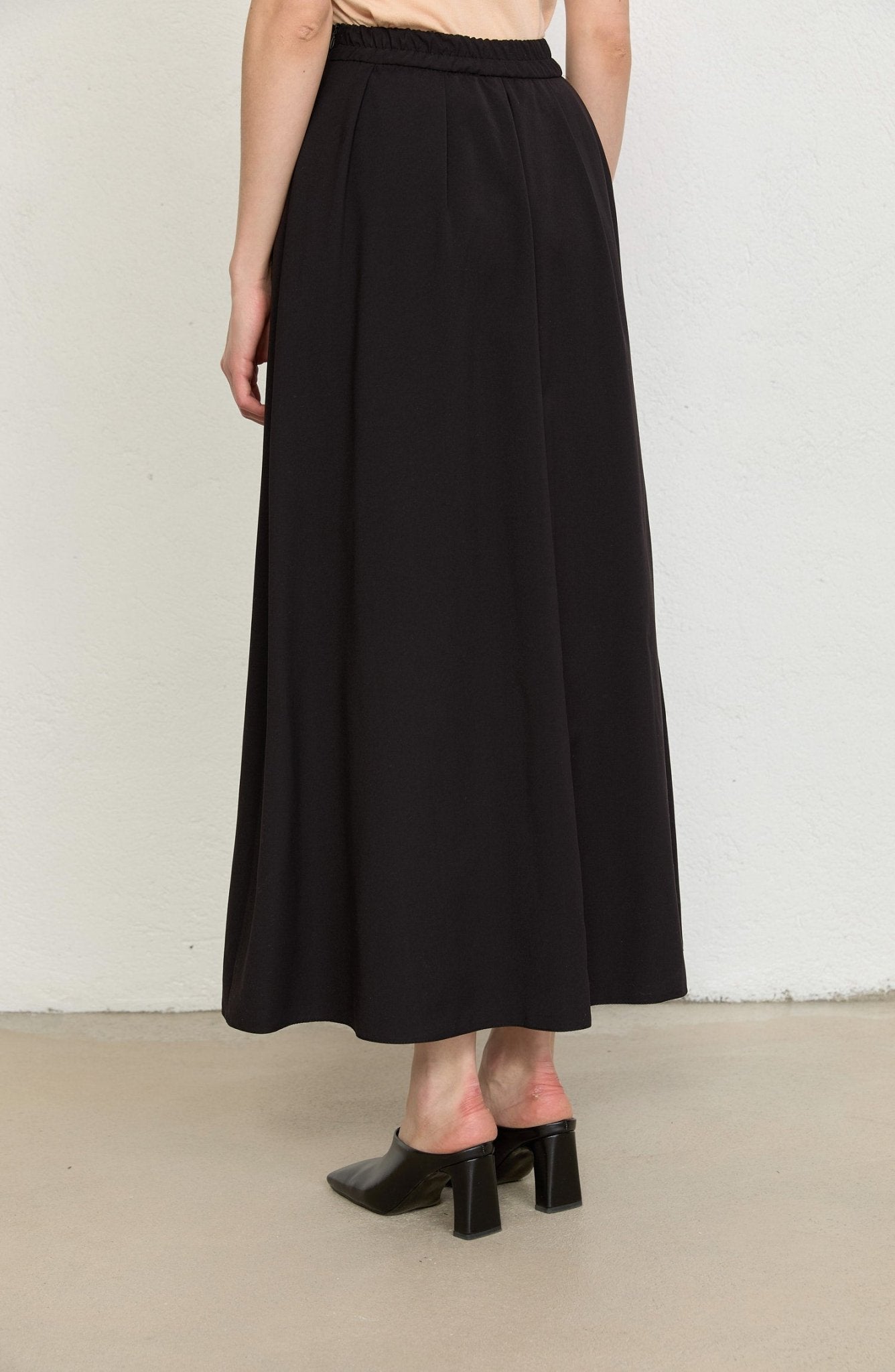 Pileli Siyah Trenç Etek - Fatma Atasoy