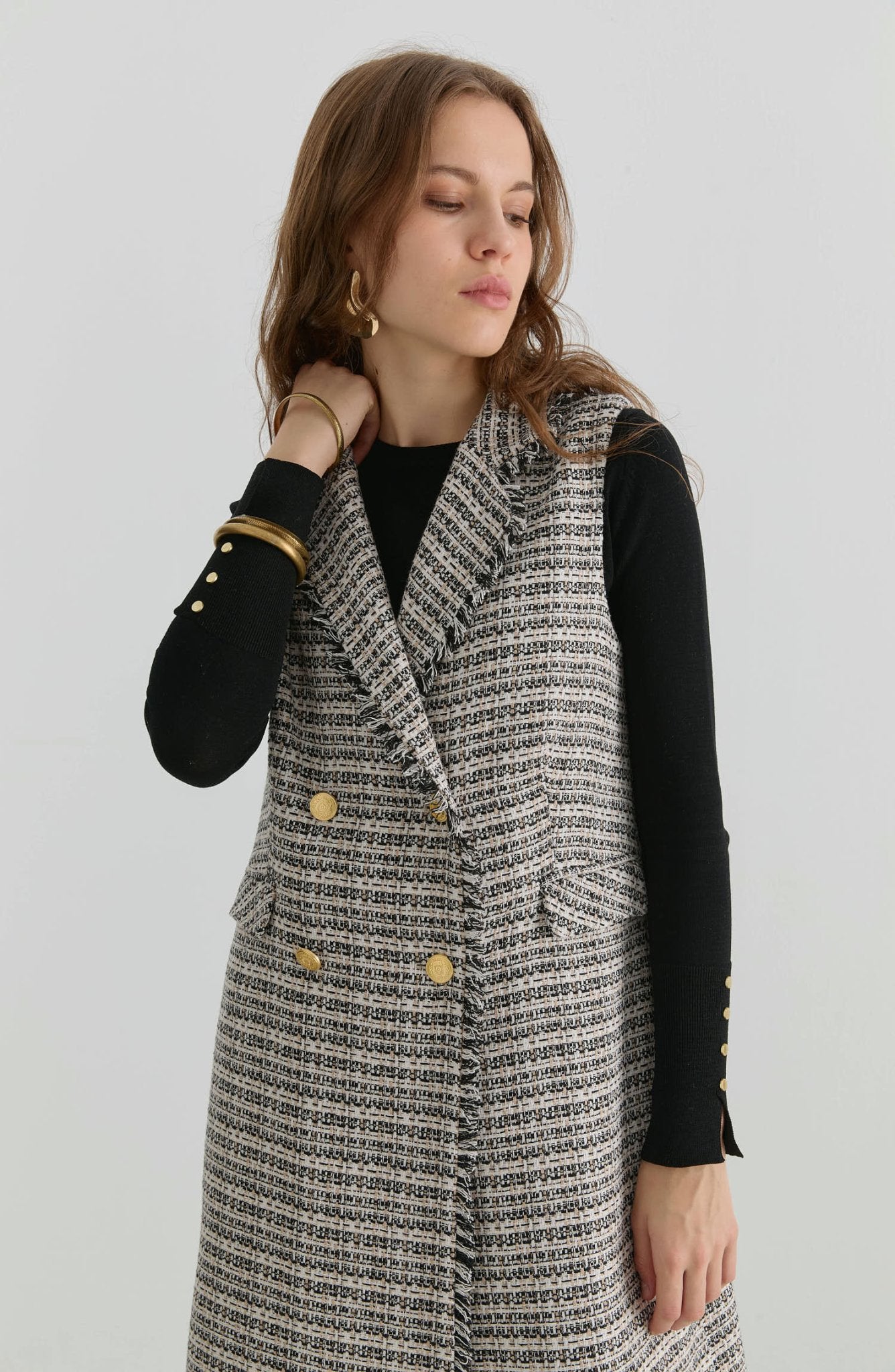 Püsküllü Siyah Tüvit Yelek - Fatma Atasoy