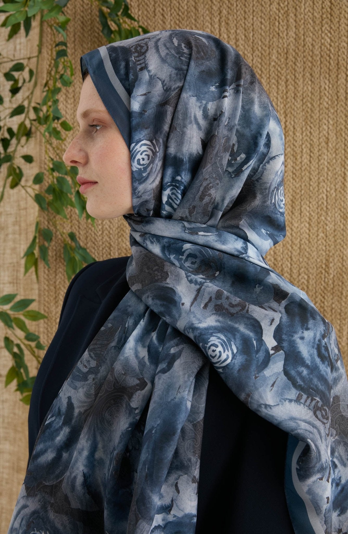 Rose Mavi Desenli Şal - Fatma Atasoy