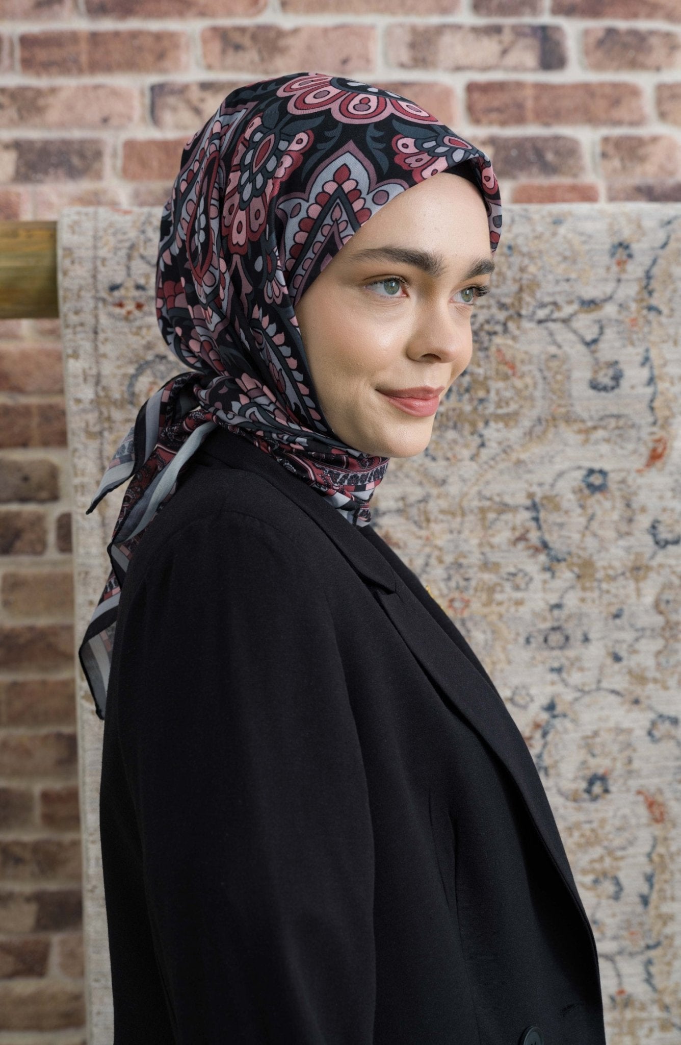 Royadia Siyah Bordo Etnik Desenli Eşarp - Fatma Atasoy
