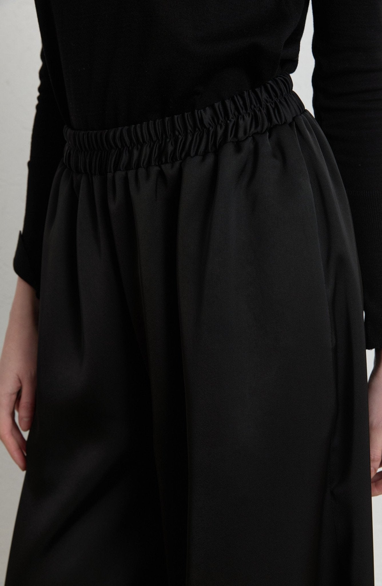 Saten Siyah Pantolon Etek - Fatma Atasoy