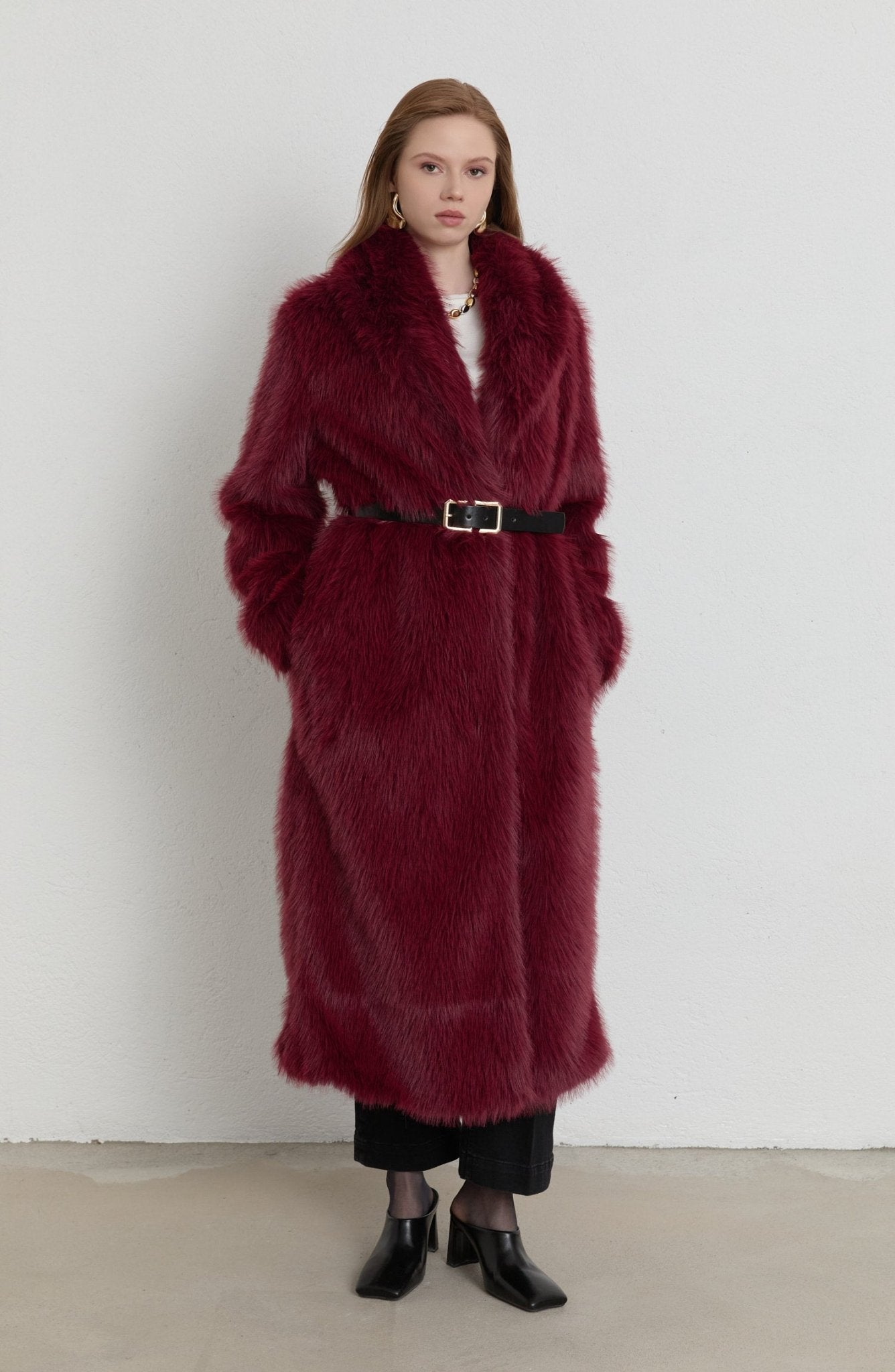 Tüylü Bordo Maksi Kürk Kaban - Fatma Atasoy