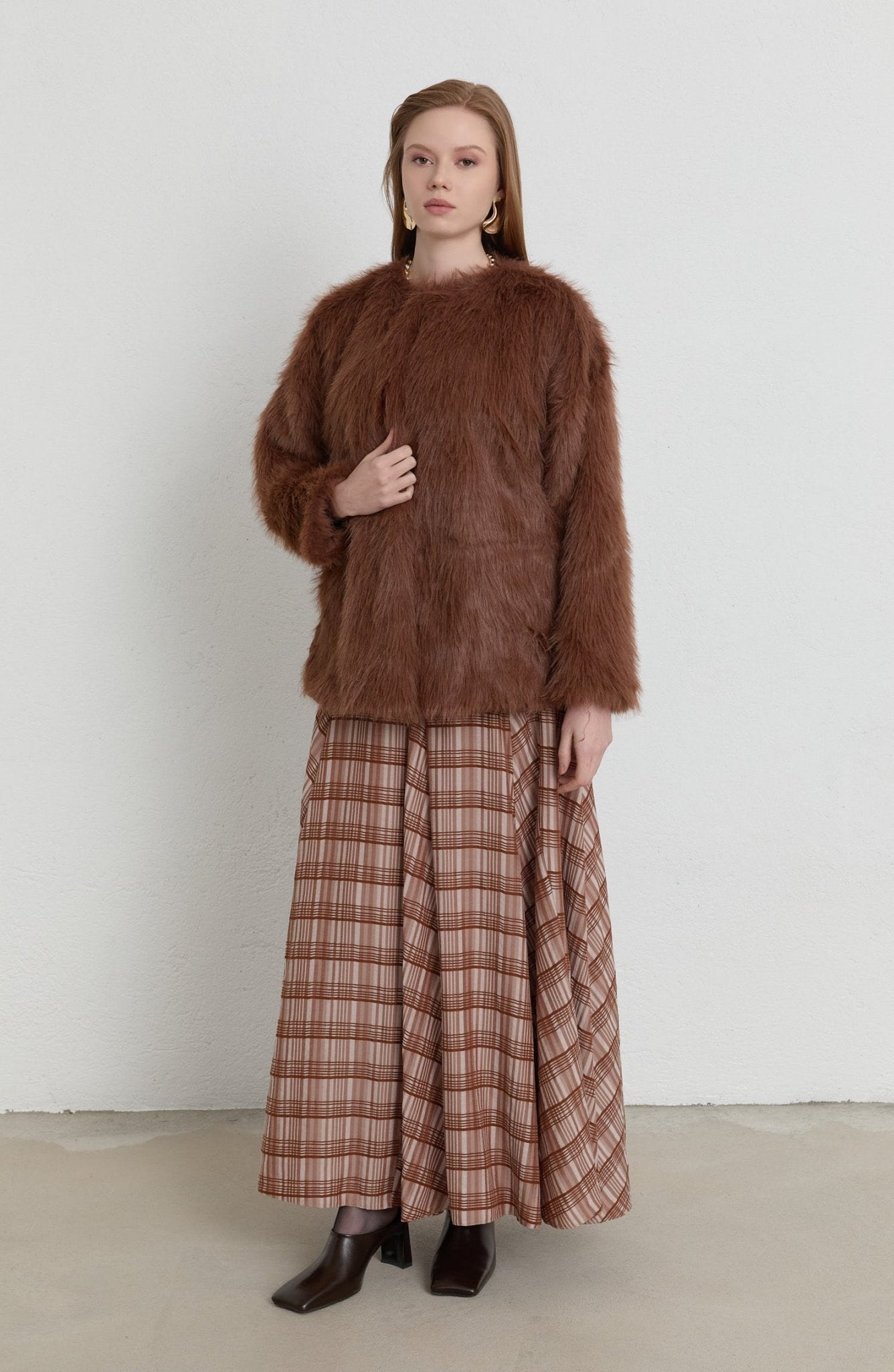 Tüylü Kahverengi Kürk Kaban - Fatma Atasoy