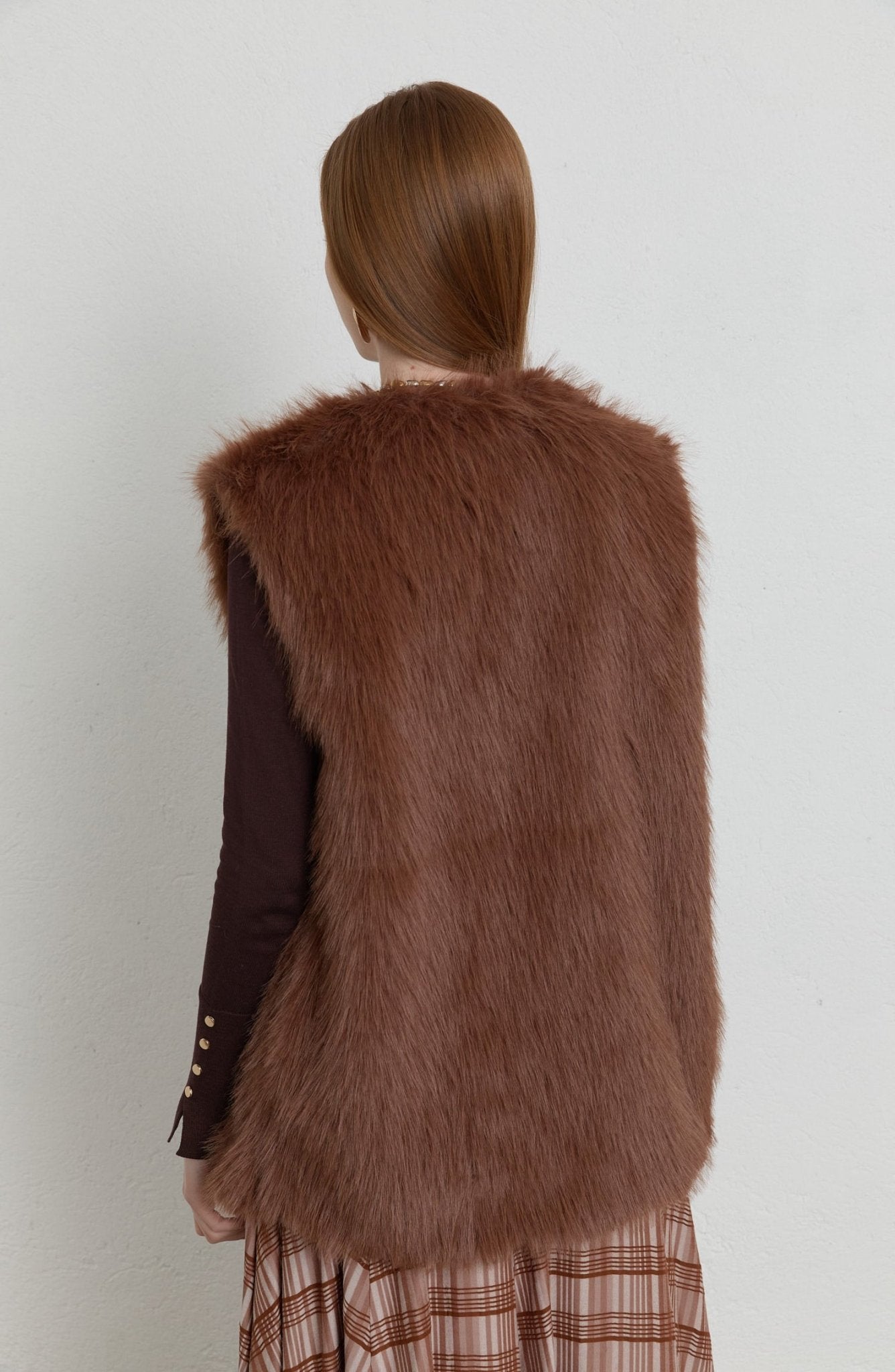 Tüylü Kahverengi Kürk Yelek - Fatma Atasoy