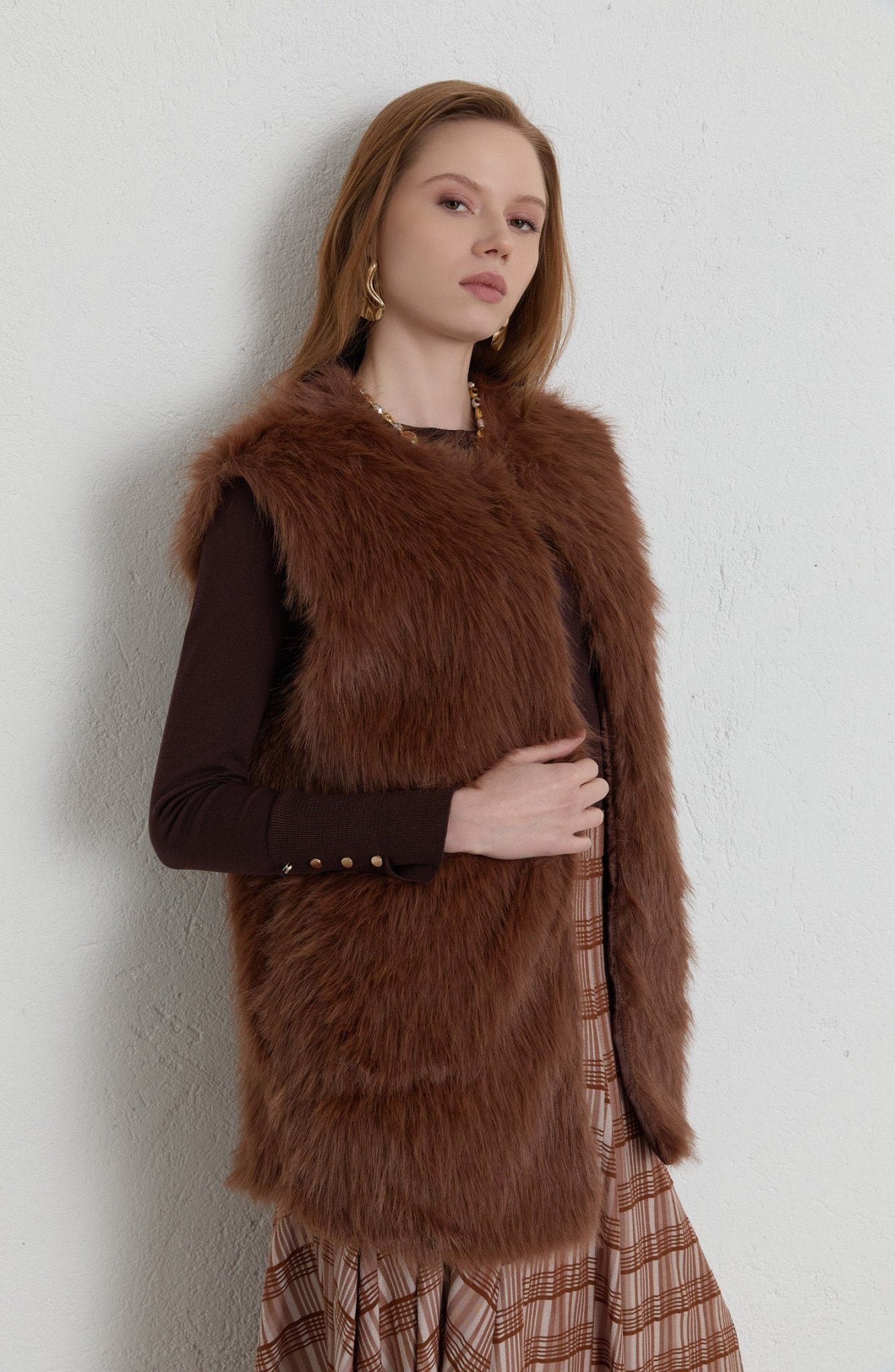 Tüylü Kahverengi Kürk Yelek - Fatma Atasoy