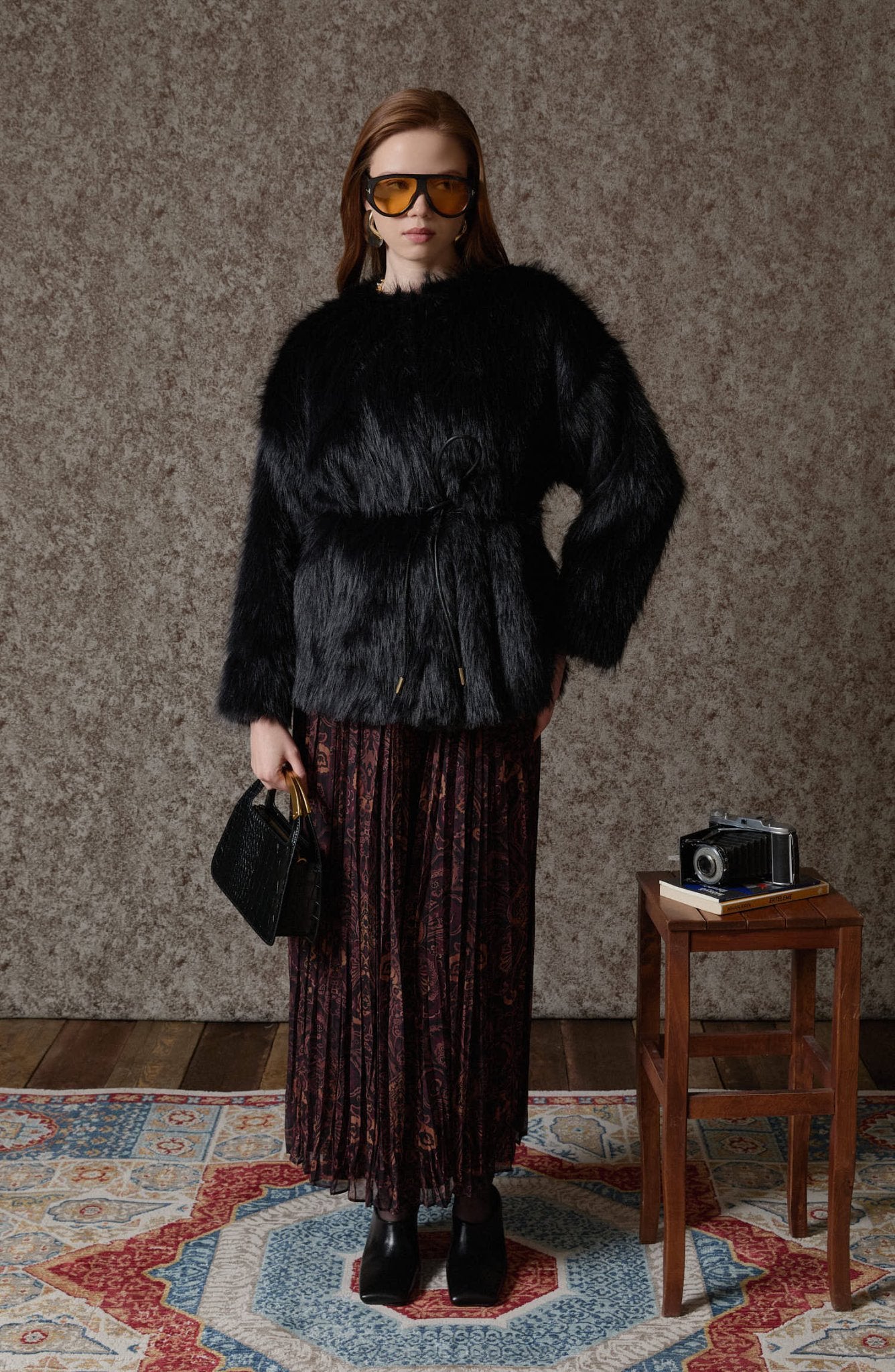 Tüylü Siyah Kürk Kaban - Fatma Atasoy