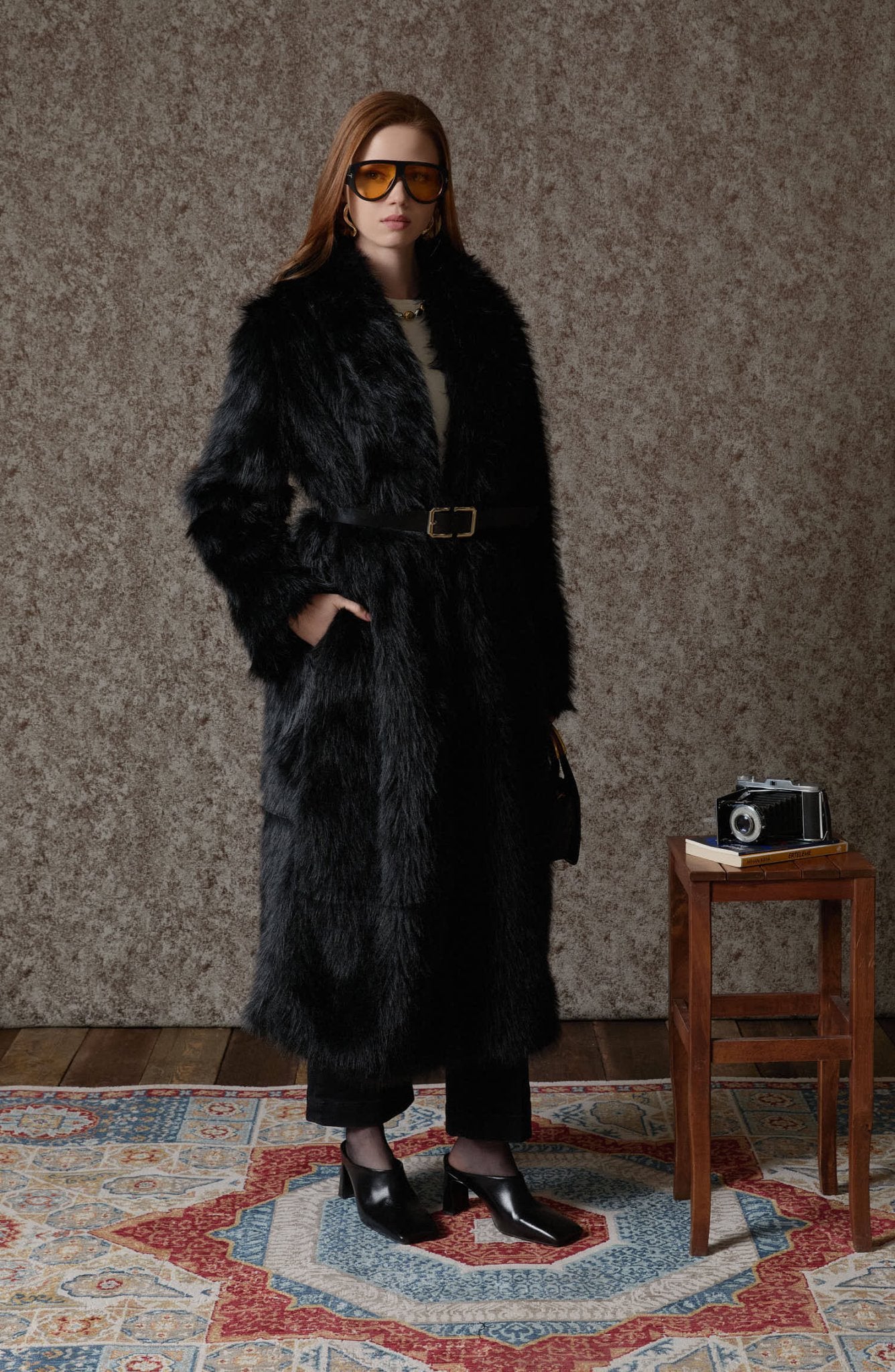 Tüylü Siyah Maksi Kürk Kaban - Fatma Atasoy