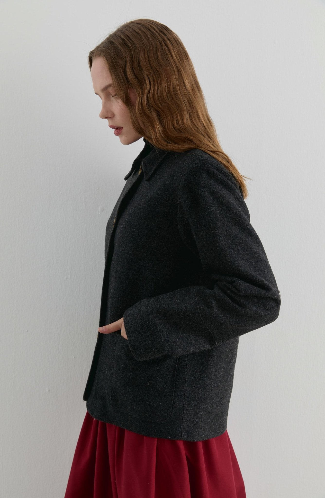 Üçgen Atkılı Siyah Kaşe Ceket Kaban - Fatma Atasoy