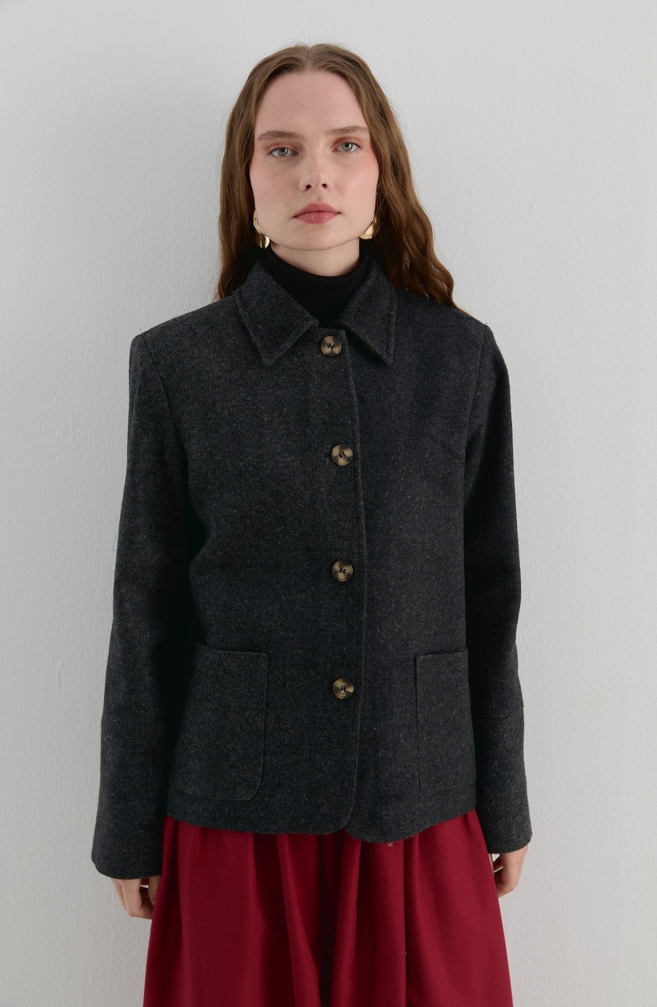 Üçgen Atkılı Siyah Kaşe Ceket Kaban - Fatma Atasoy