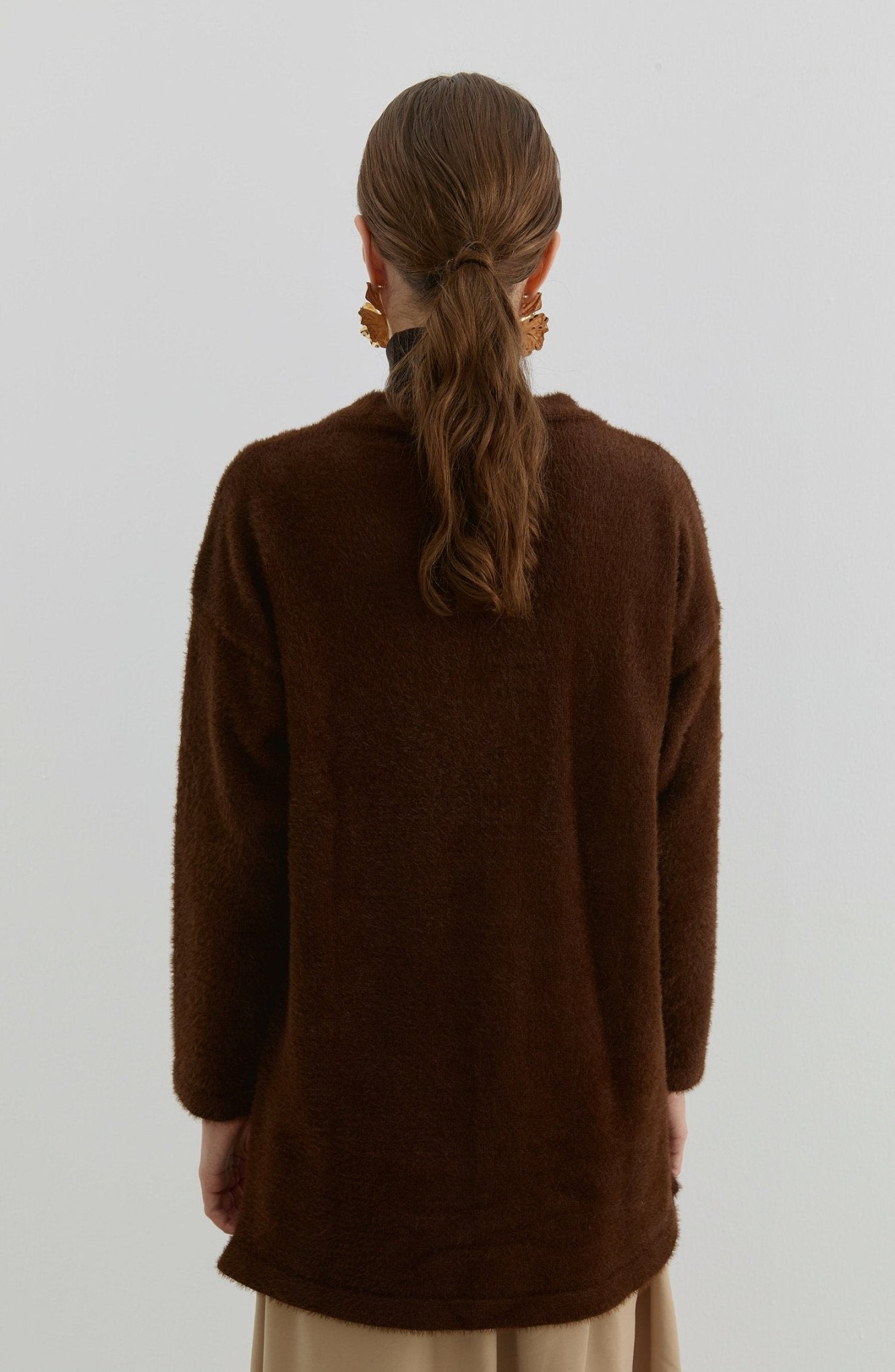 V Yaka Acı Kahve Yumoş Triko Hırka - Fatma Atasoy