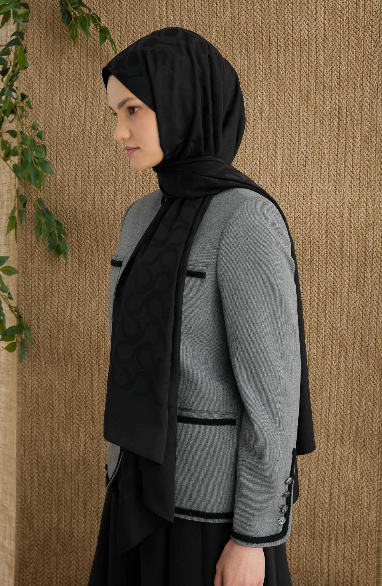 Wave Siyah Jakarlı Şal - Fatma Atasoy