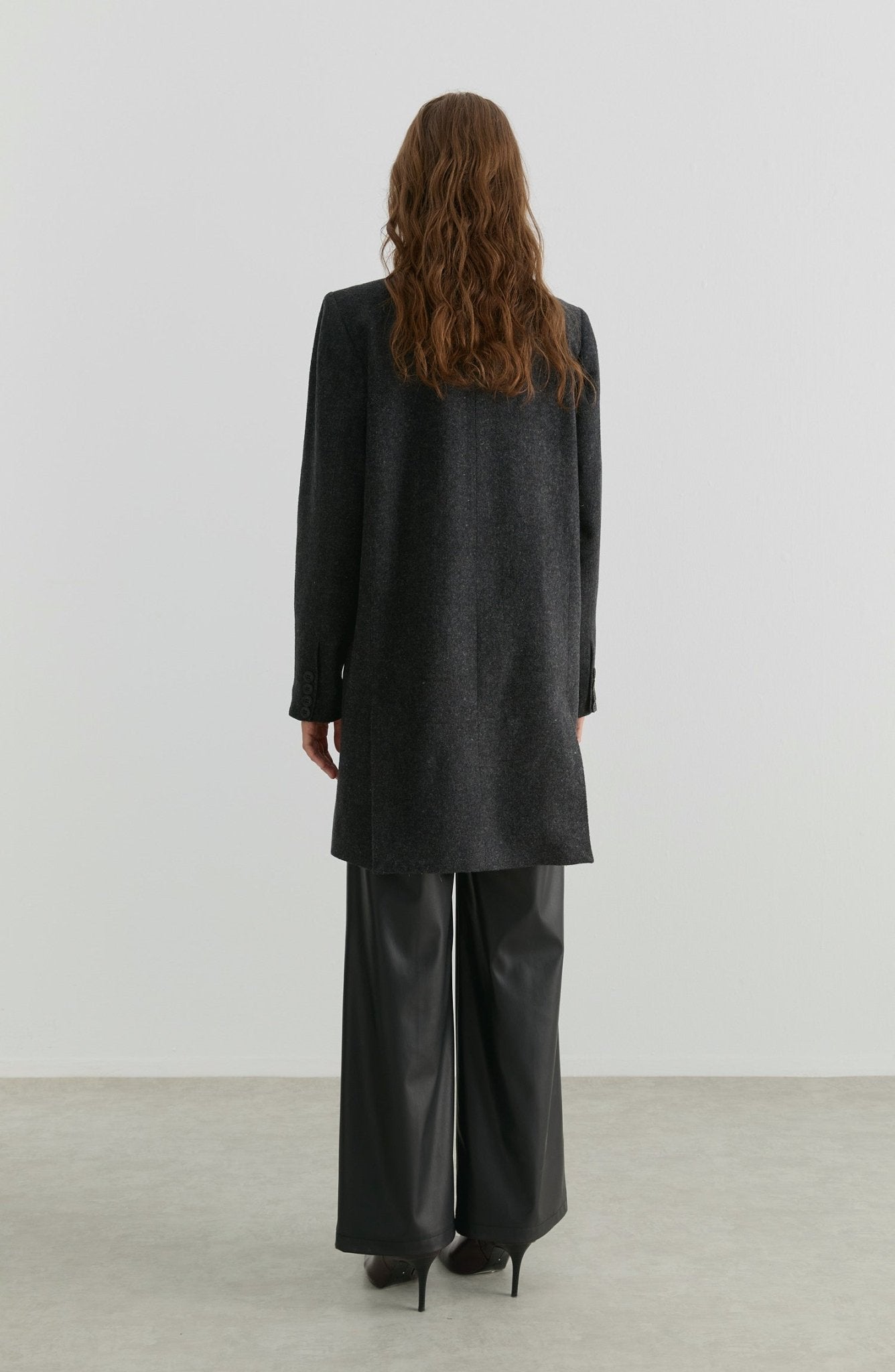 Yırtmaçlı Antrasit Kaşe Ceket Kaban - Fatma Atasoy