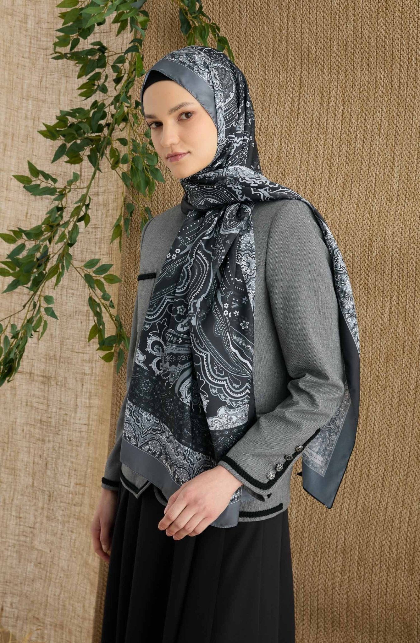 Zenia Antrasit Vual İpek Şal - Fatma Atasoy