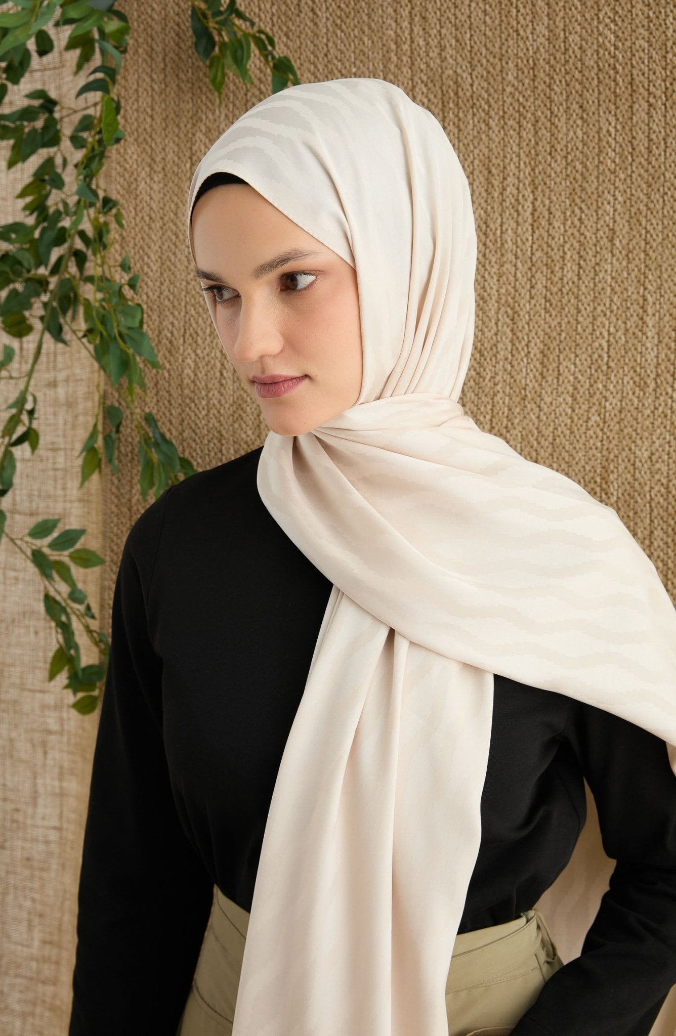 Zigzag Ekru Jakarlı Şal - Fatma Atasoy