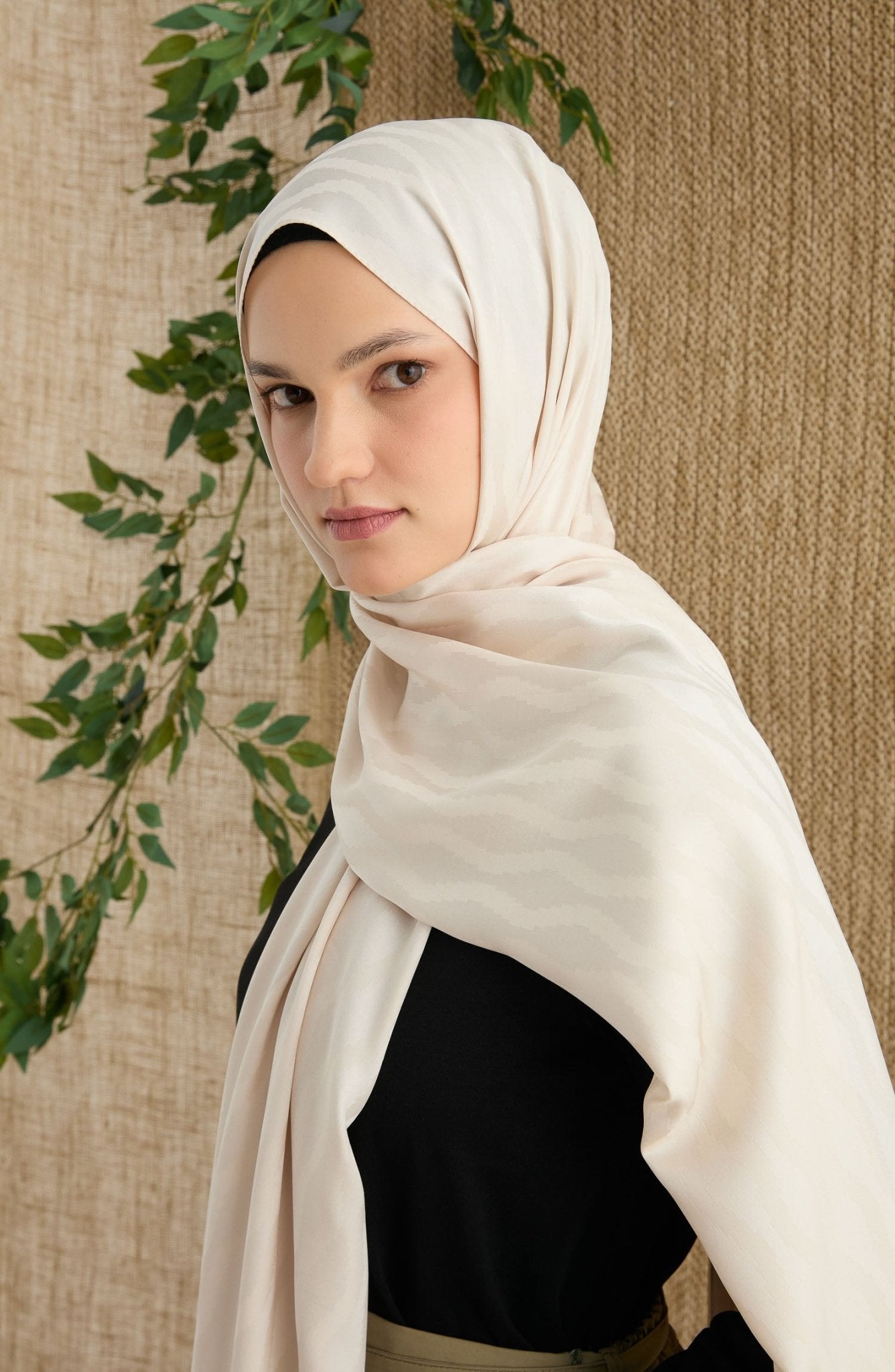 Zigzag Ekru Jakarlı Şal - Fatma Atasoy