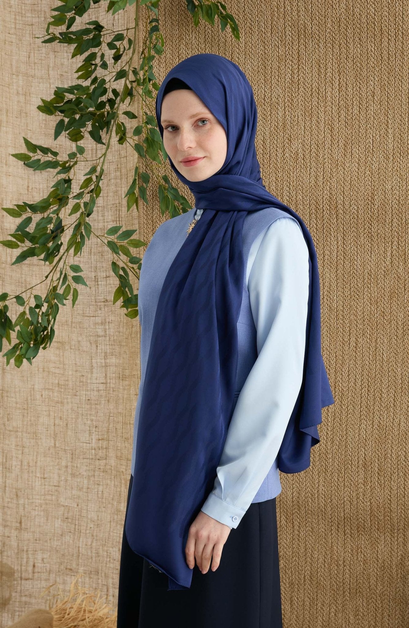 Zigzag Lacivert Jakarlı Şal - Fatma Atasoy